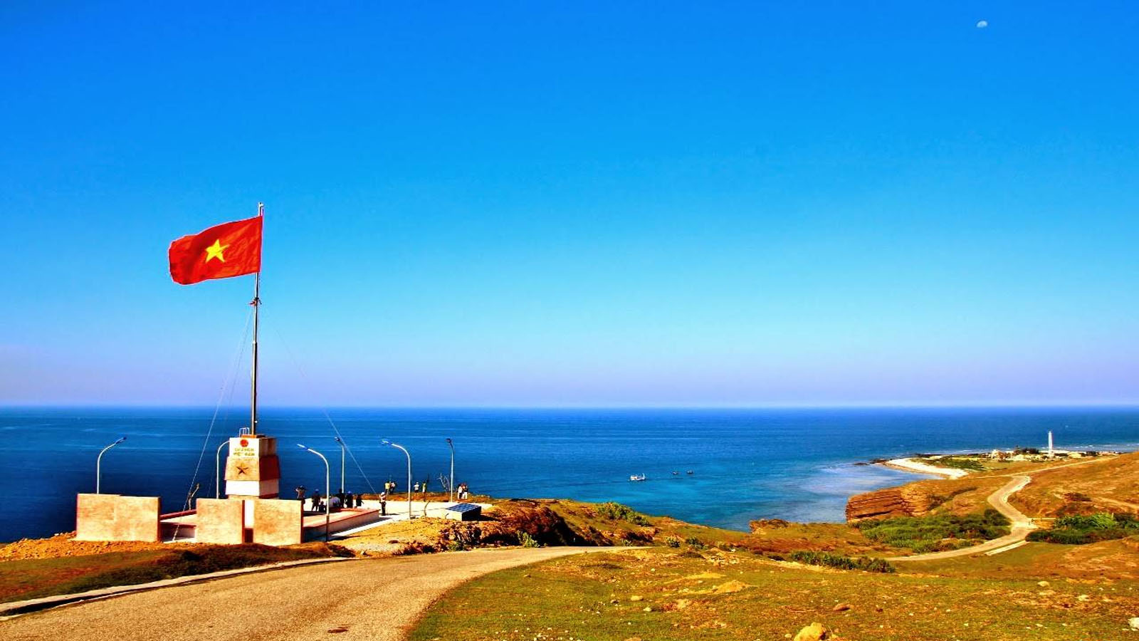 Cột cờ Tổ quốc đảo Lý Sơn 