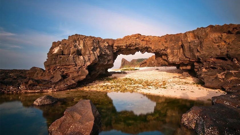 Cổng Tò Vò Lý Sơn